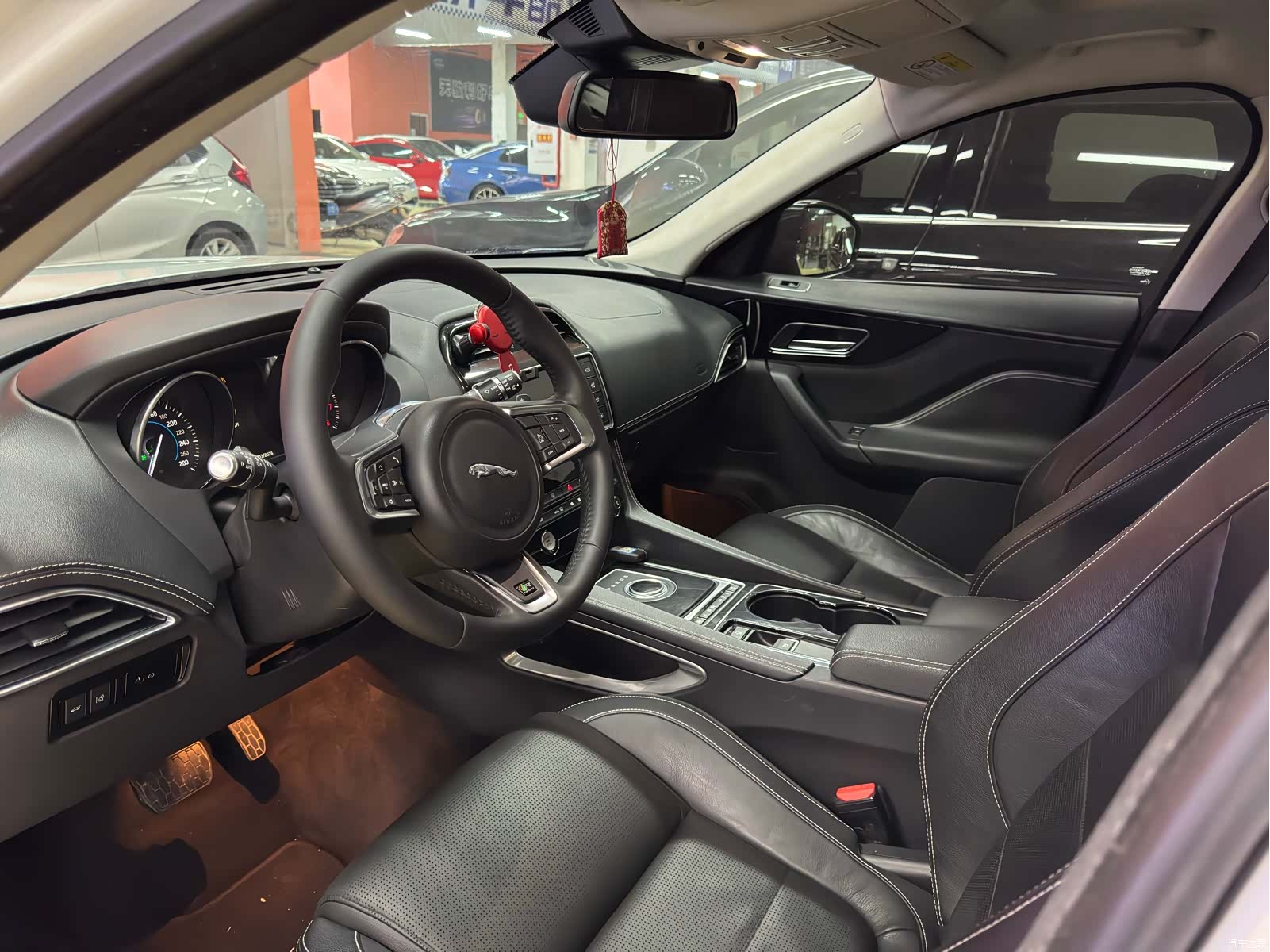 Jaguar F-PACE, 2017 43