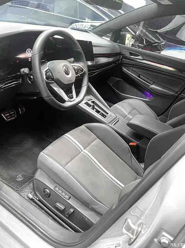 Volkswagen Golf, 2024 3