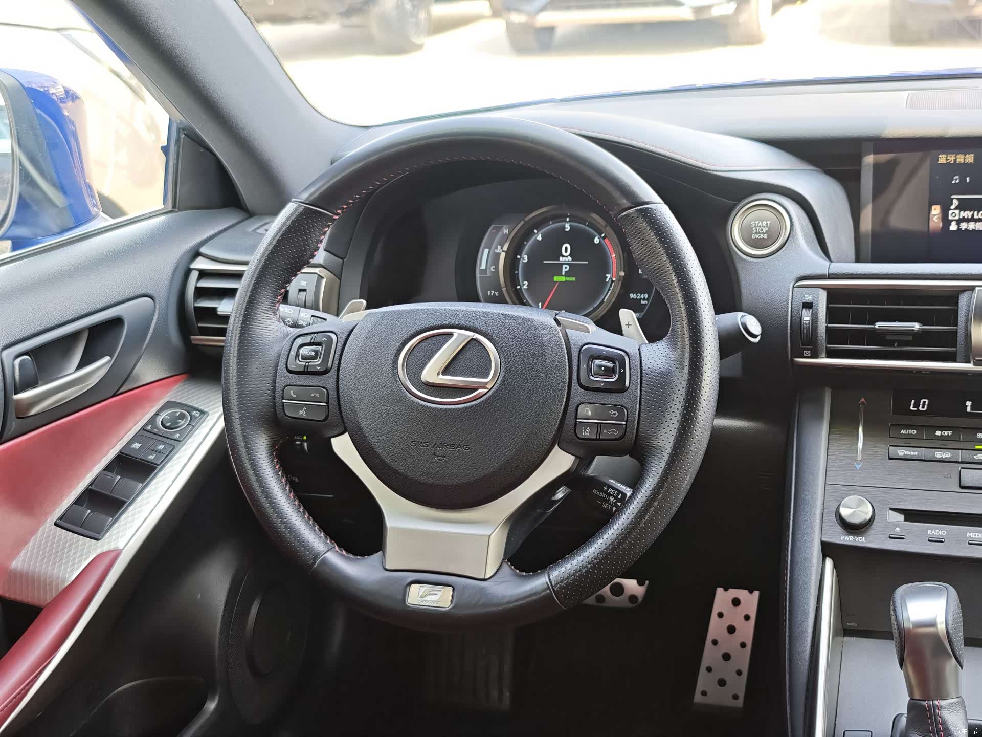 Lexus IS, 2019 28