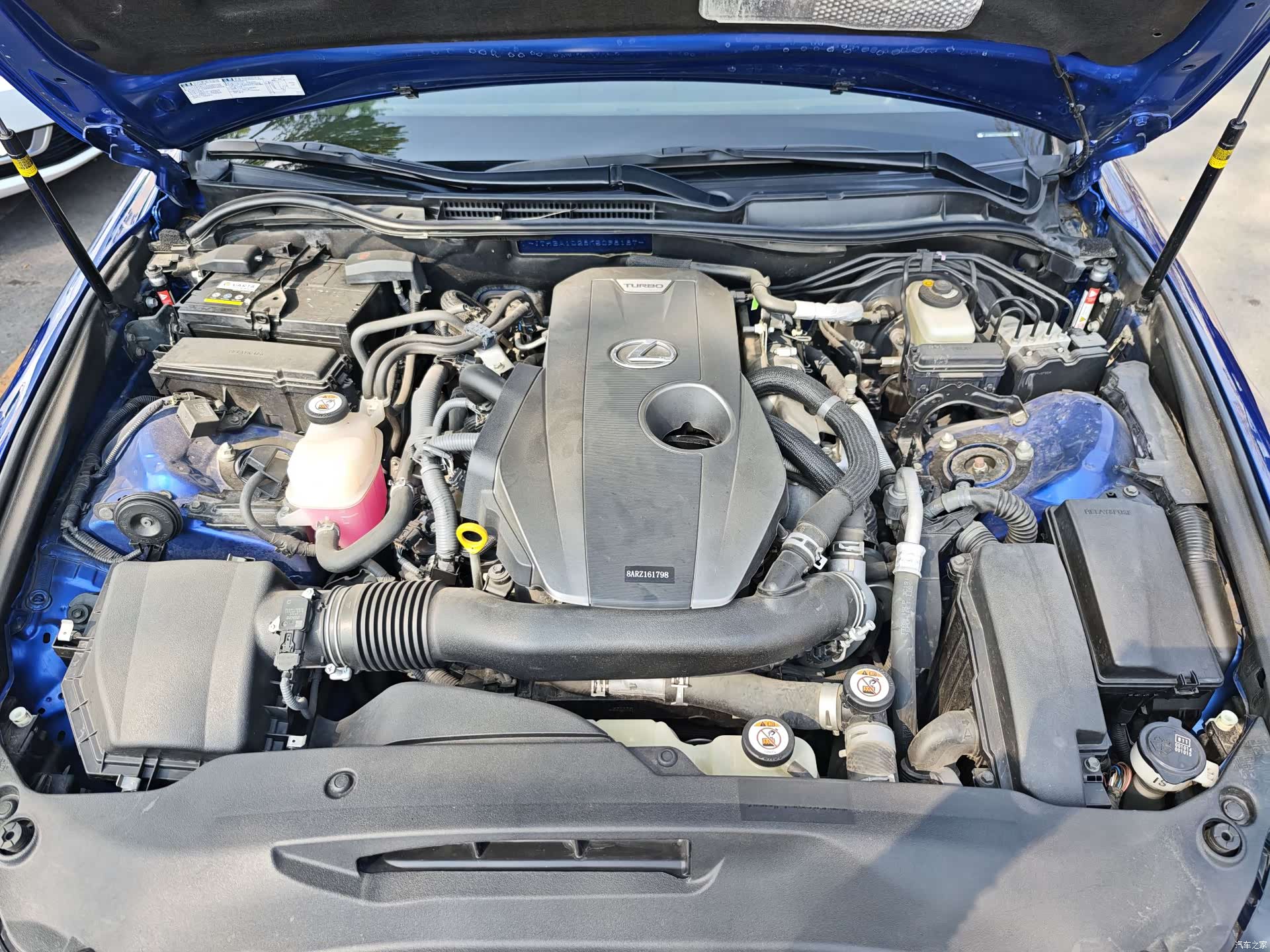 Lexus IS, 2019 29