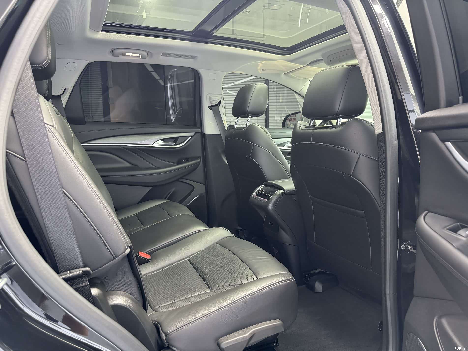 Buick Enclave, 2021 12