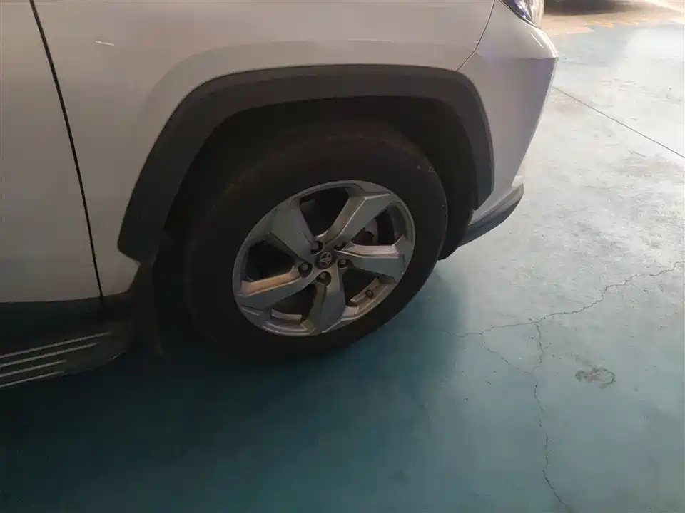 Toyota RAV4 Rongfang