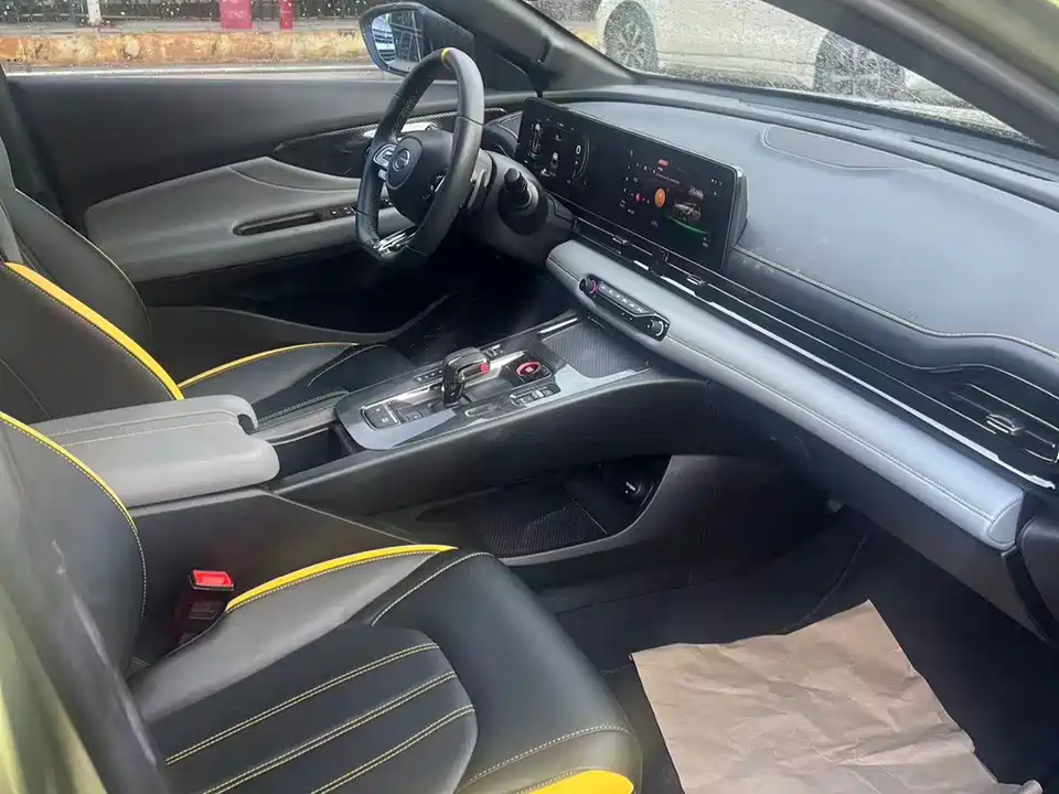 Trumpchi Shadow Leopard