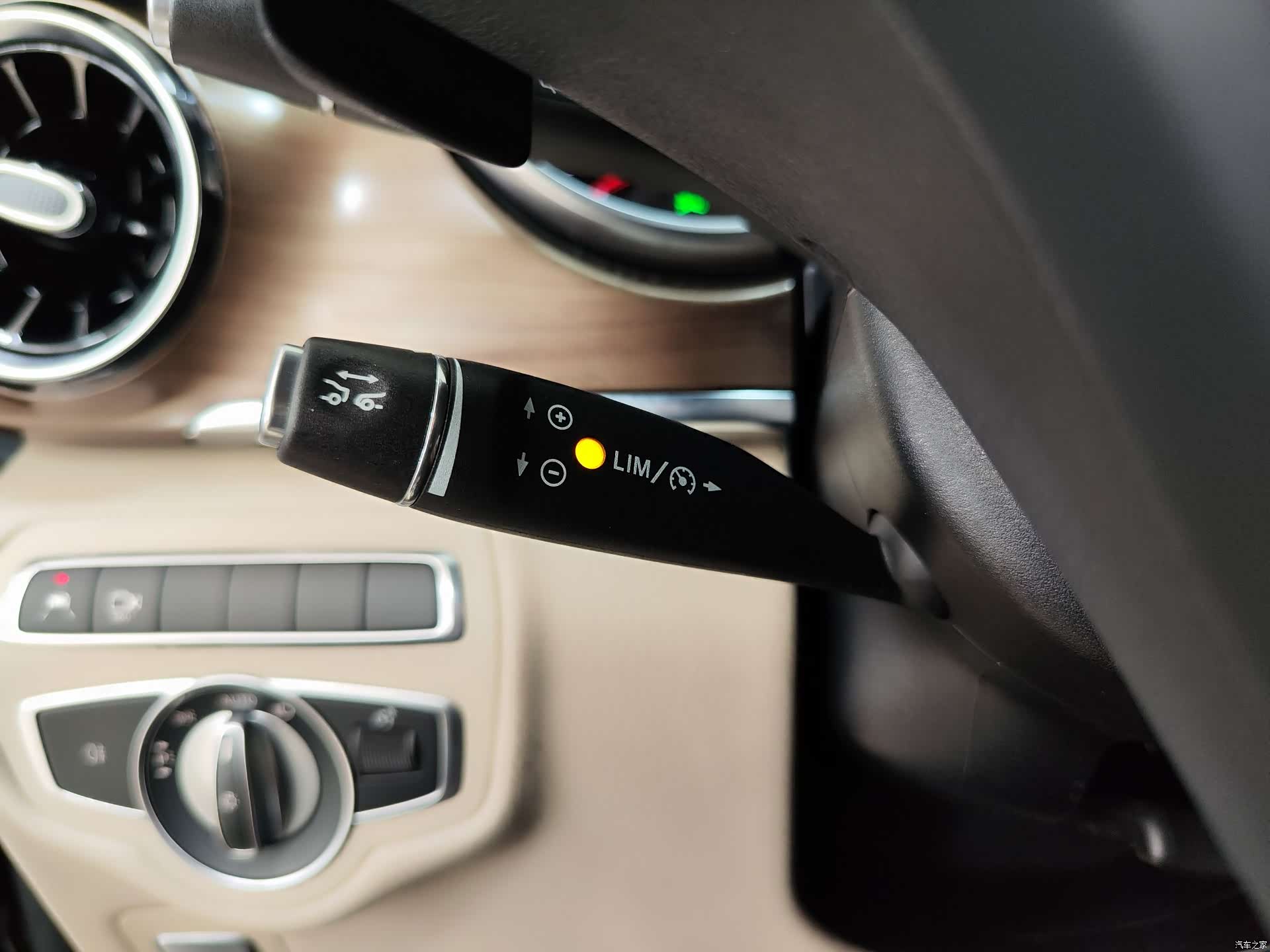 Mercedes-Benz V-Class, 2021 15
