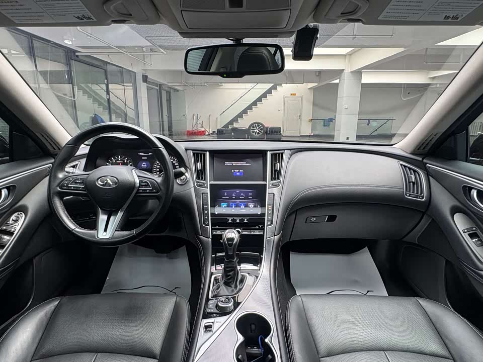 Infiniti Q50L