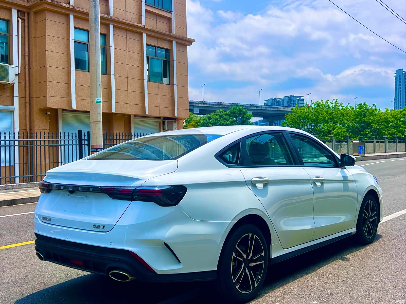 Geely Binray, 2026 6
