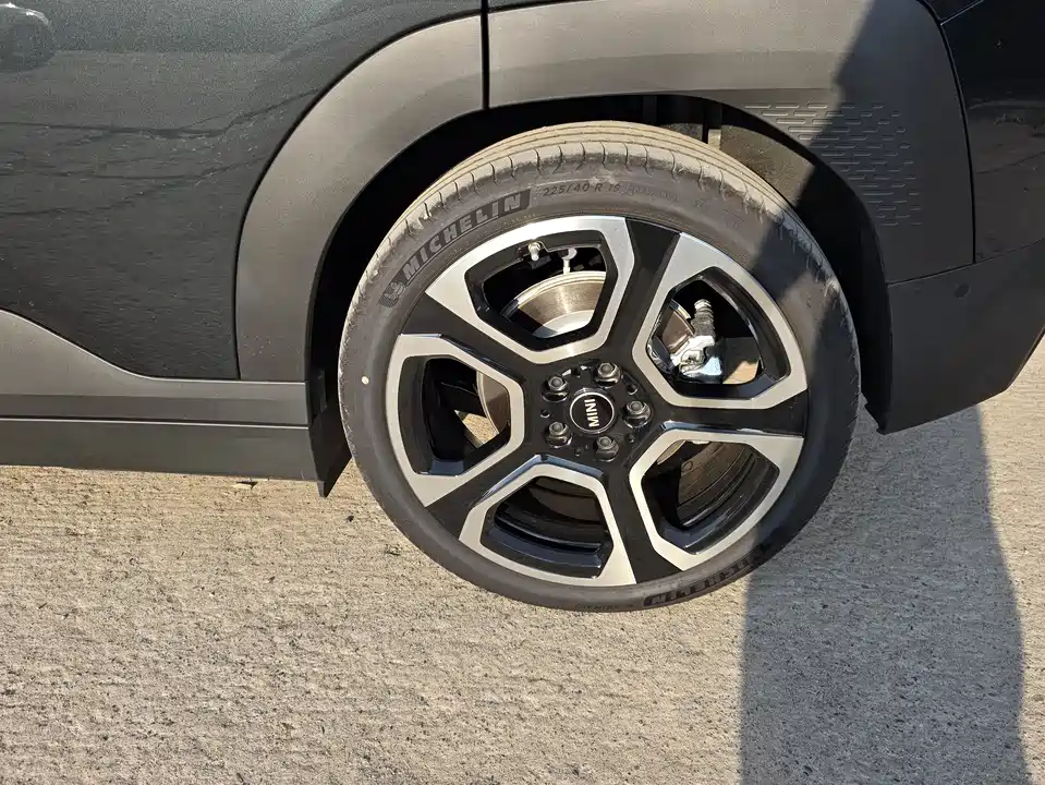 MINI Electric ACEMAN