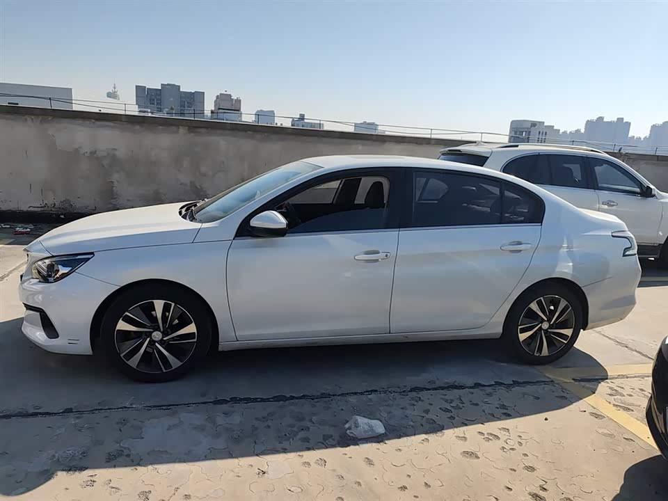 Peugeot 408