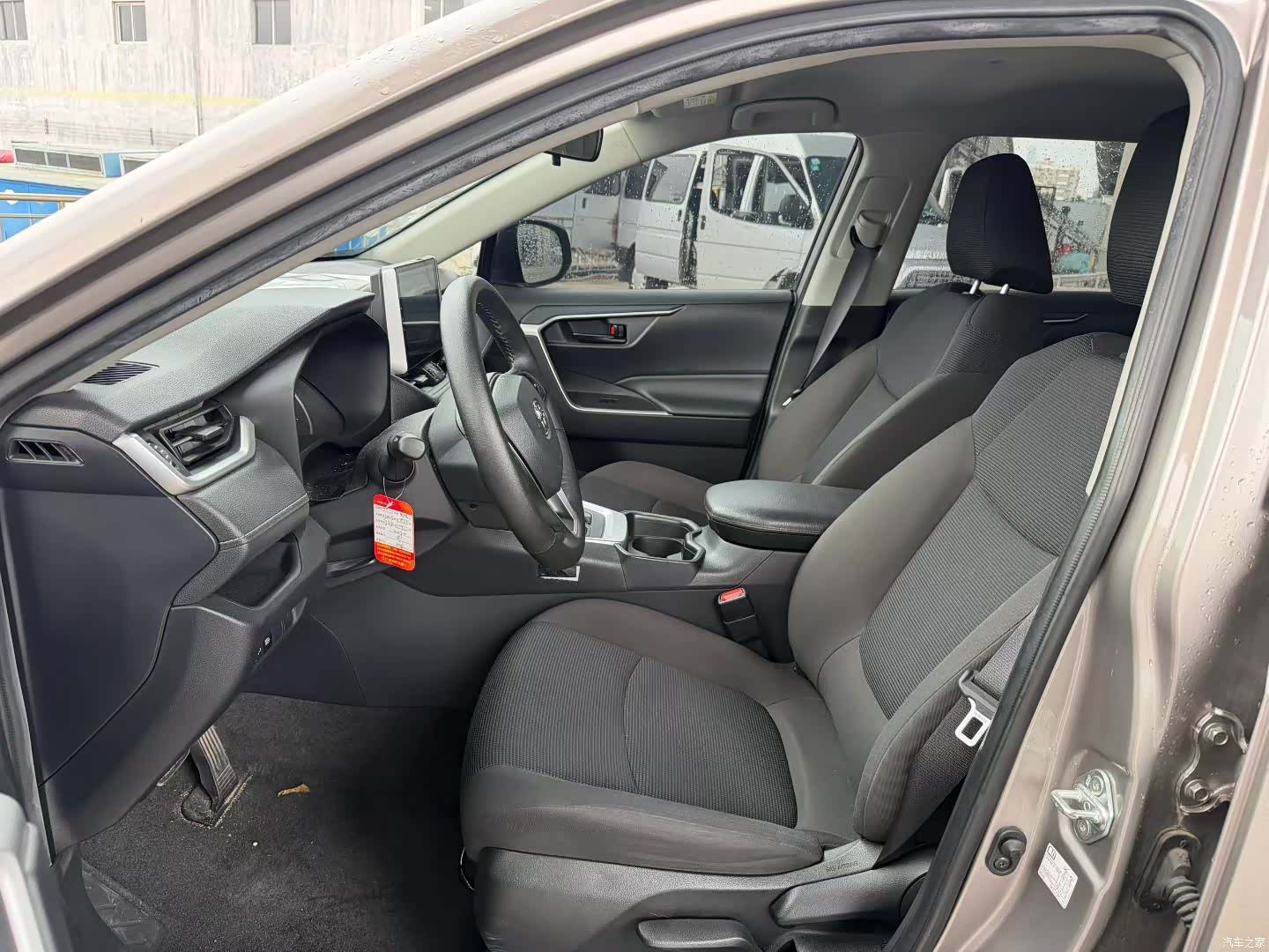 Toyota RAV4, 2022 6