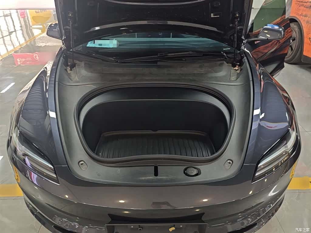 Tesla Model 3, 2025 20