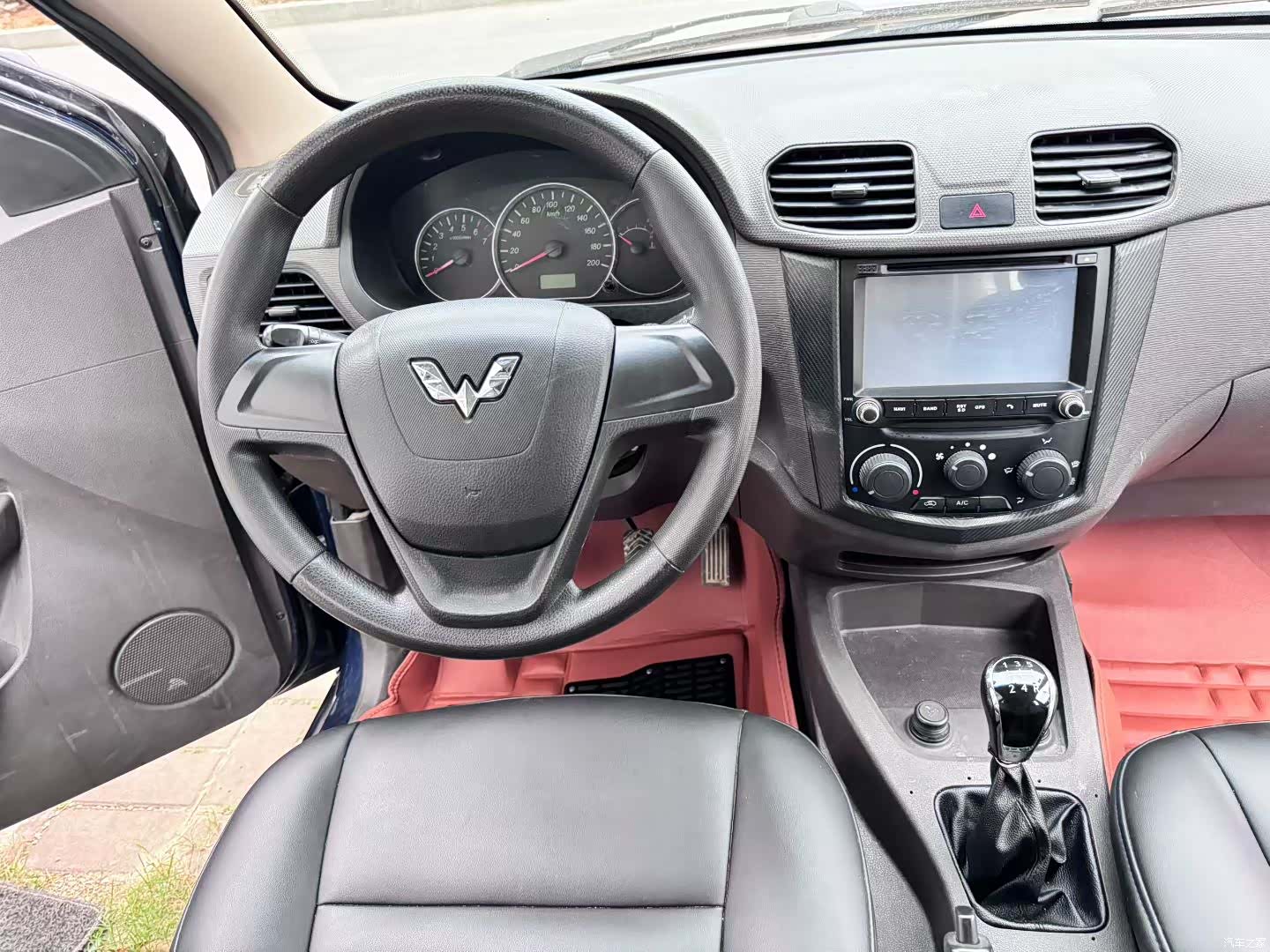 Wuling Hongguang, 2015 6