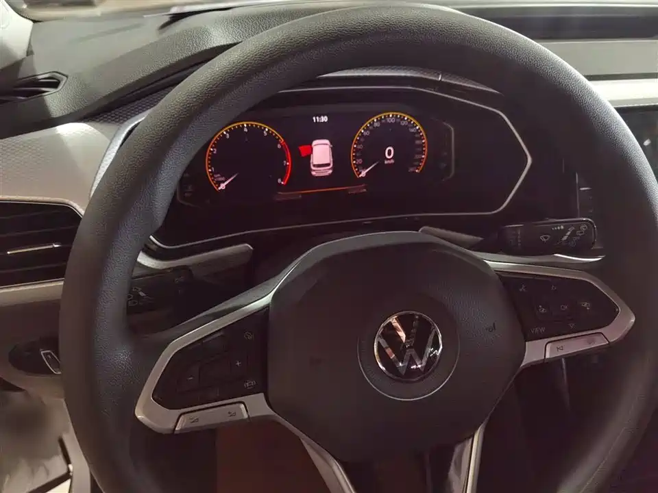 Volkswagen Exploring the shadow