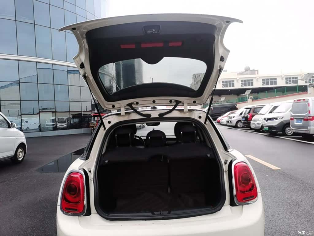 Mini ONE, 2019 19