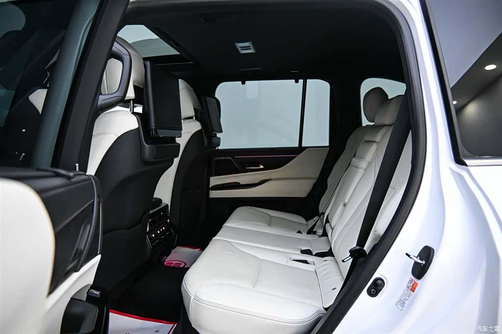 Lexus LX, 2024 10