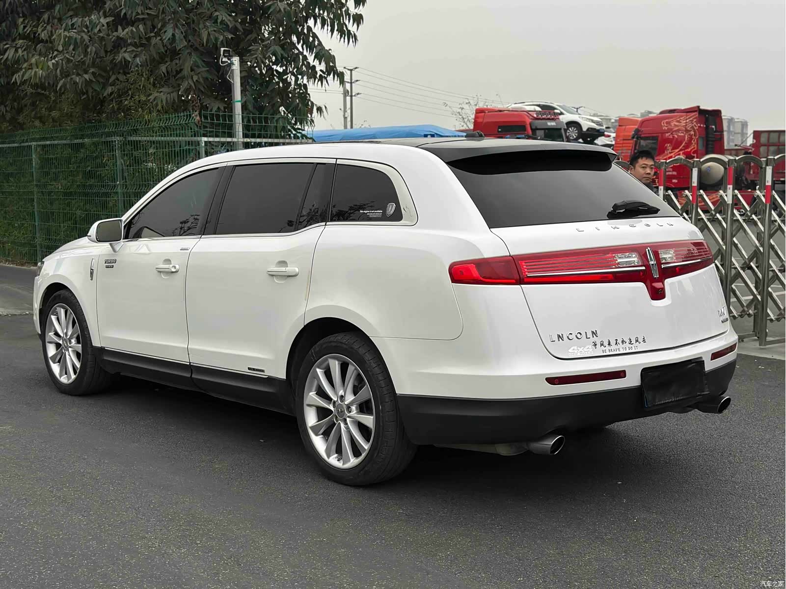 Lincoln MKT, 2012 7