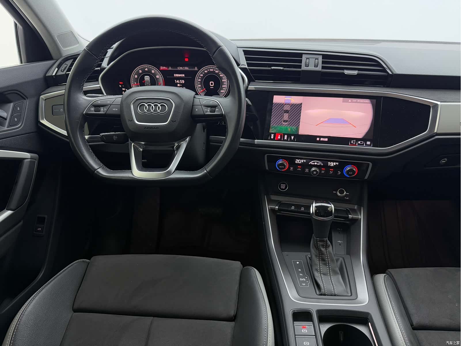 Audi Q3, 2022 10