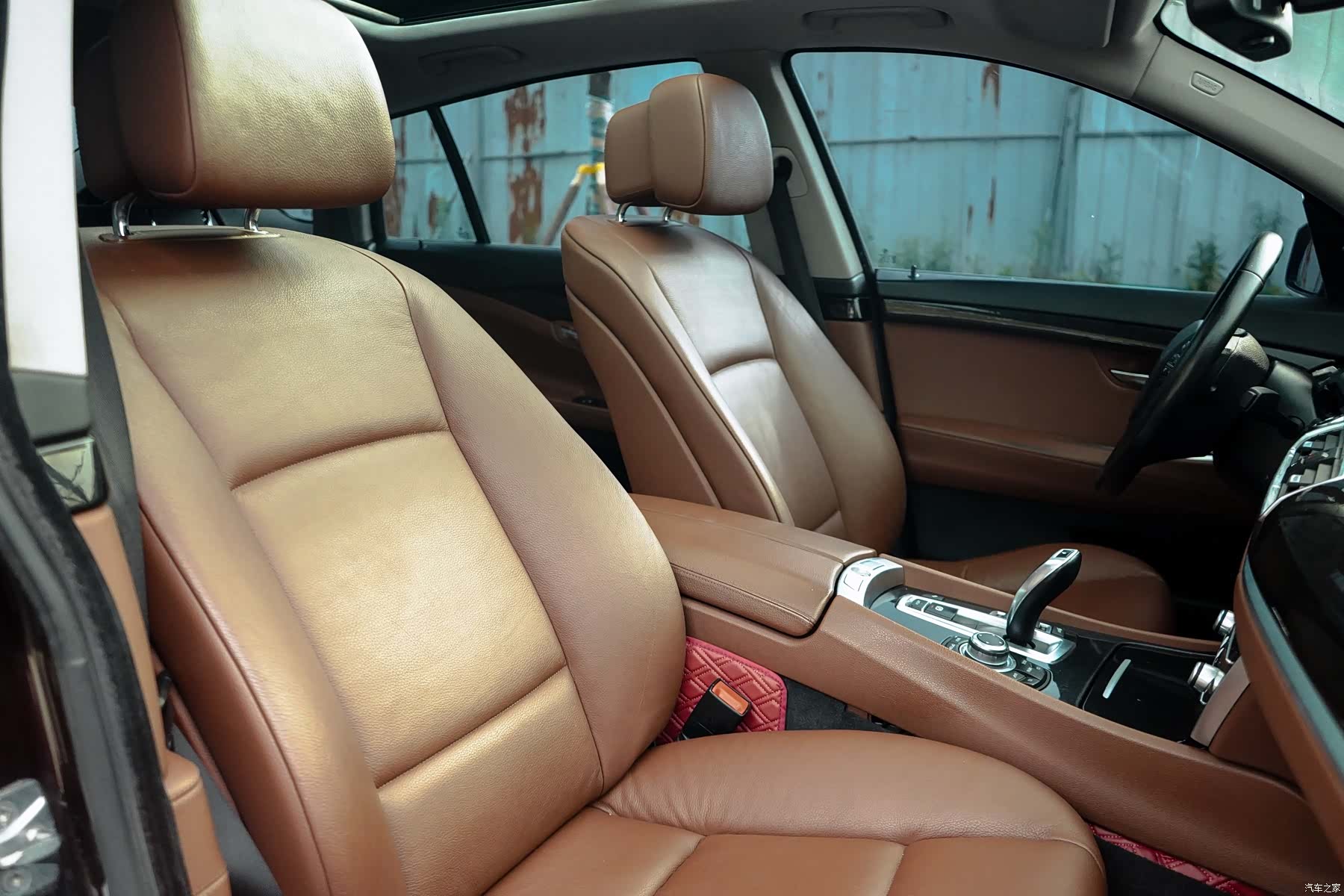 BMW 5 Series, 2012 21