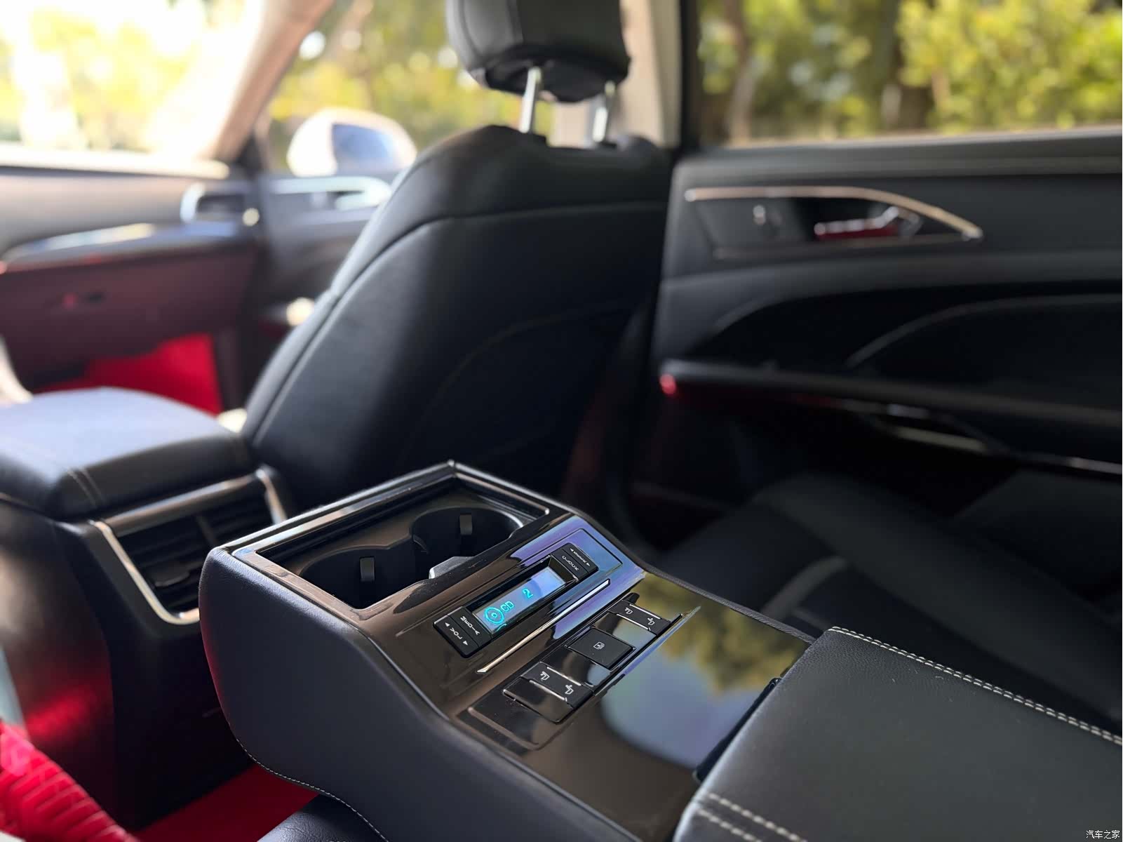 Ford Taurus, 2018 18
