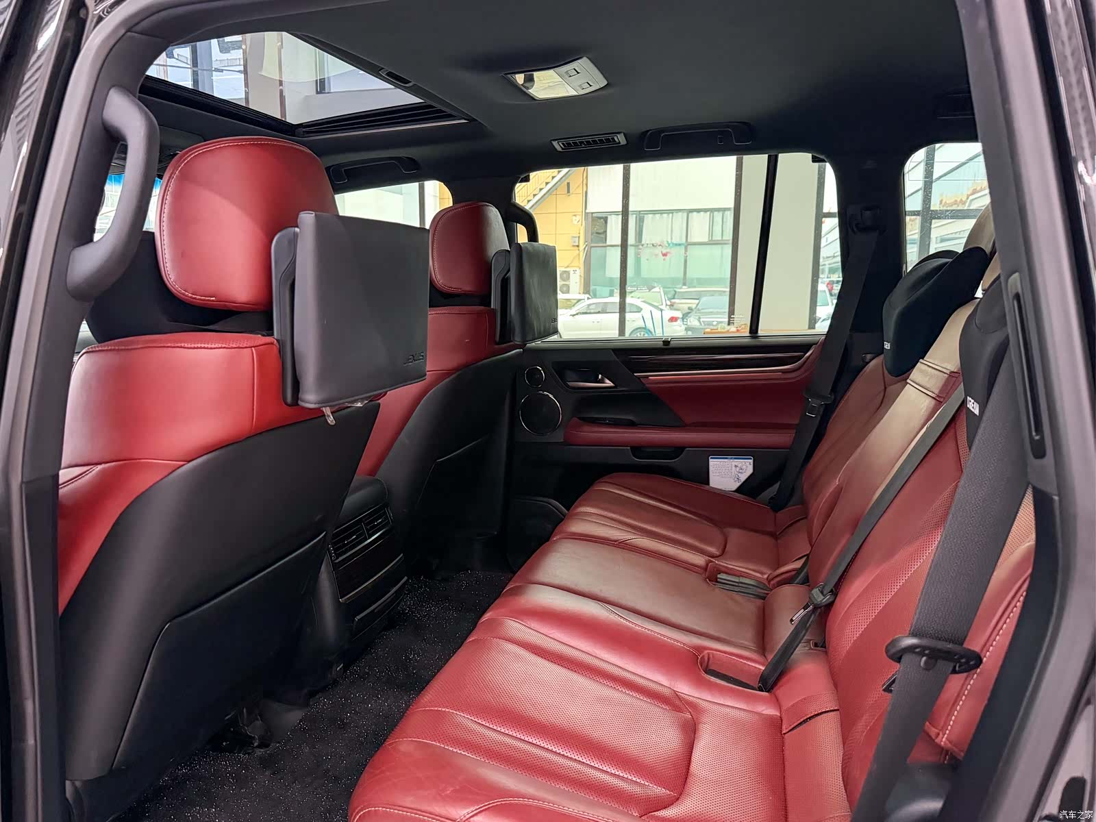 Lexus LX, 2019 11