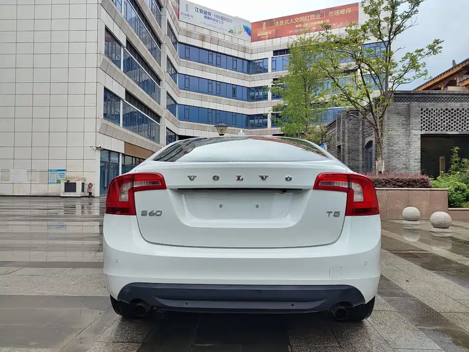 Volvo S60