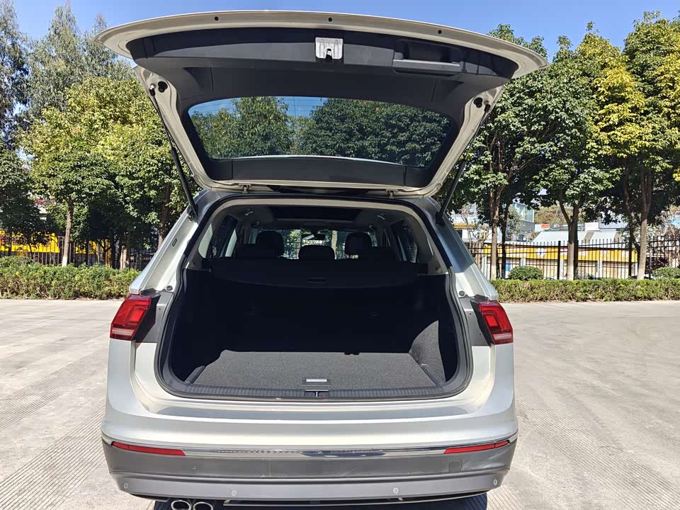 Volkswagen Tiguan L