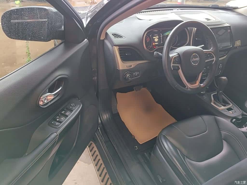 Jeep Cherokee, 2017 16