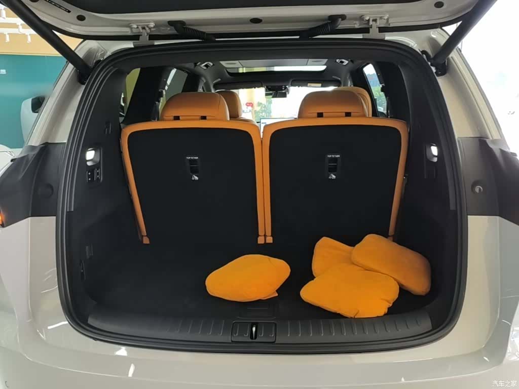 Li Auto i8, 2025 19