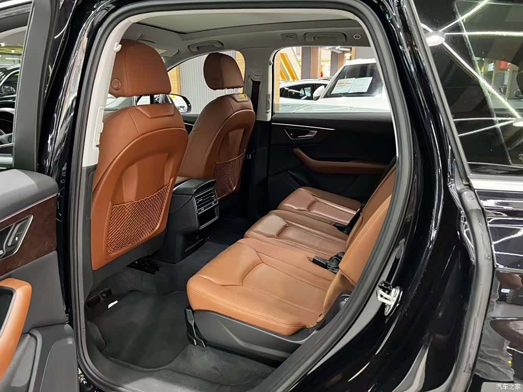 Audi Q7, 2021 11