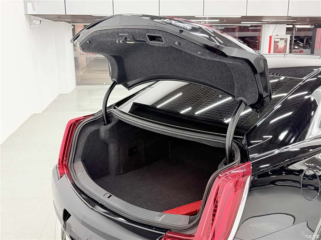 Cadillac XTS, 2018 21