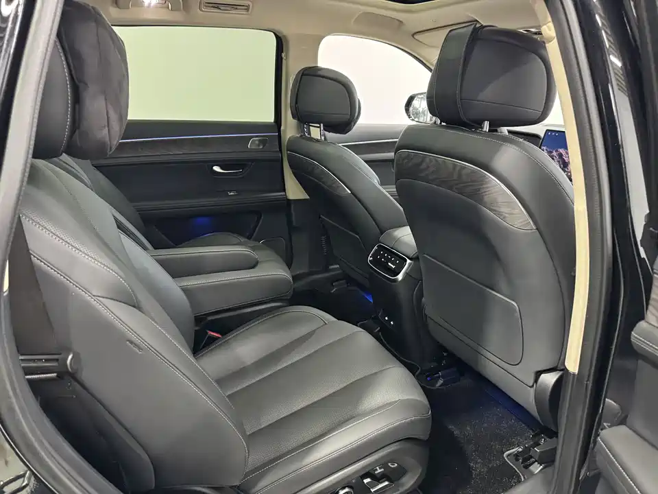 AITO Ask the world M7