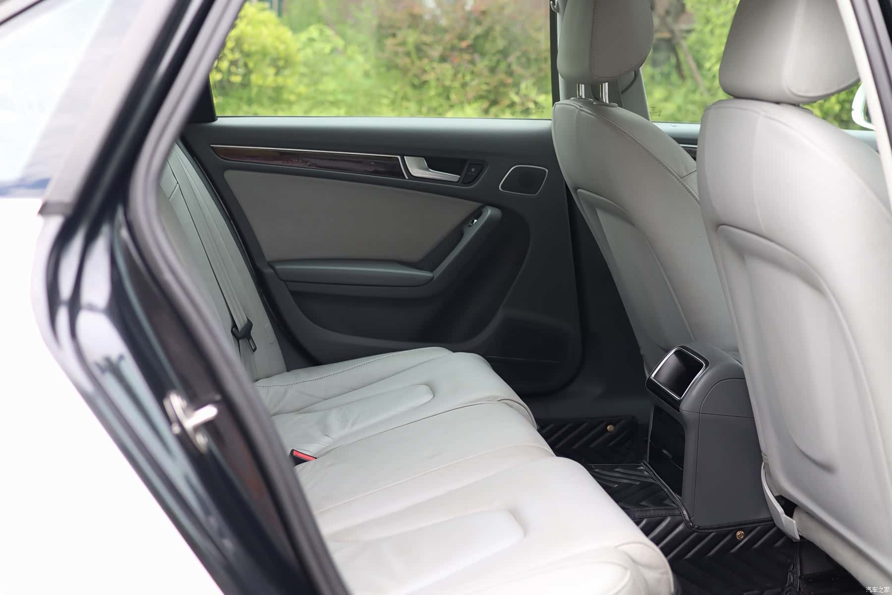 Audi A4L, 2013 20
