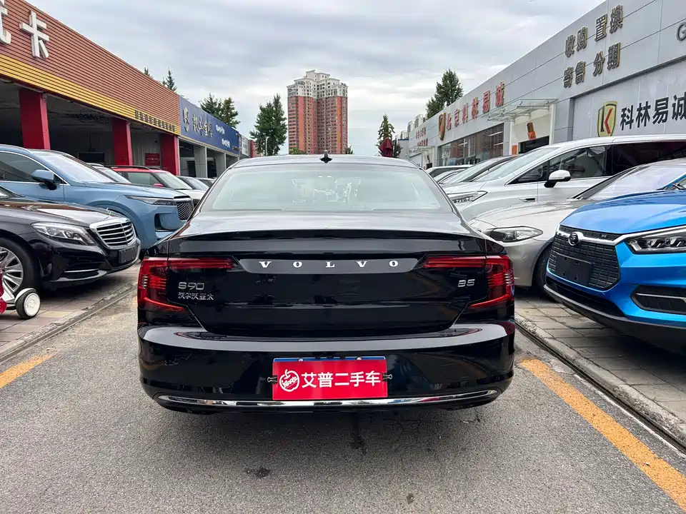 Volvo S90