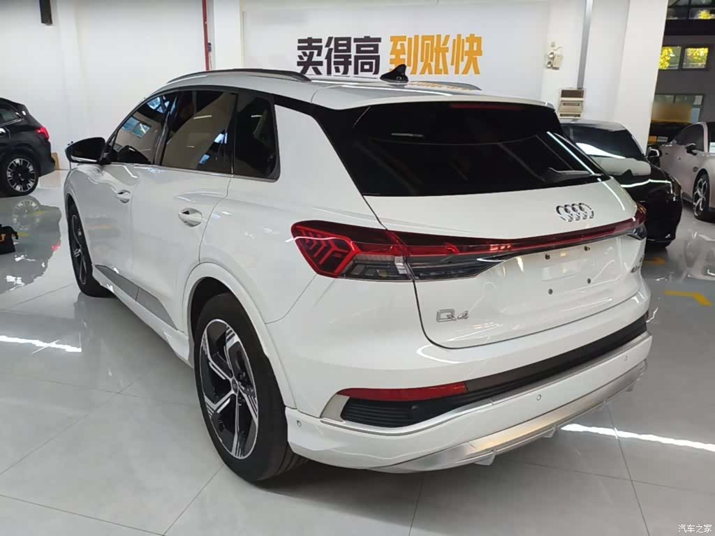 Audi Q4 e-tron, 2023 все фото