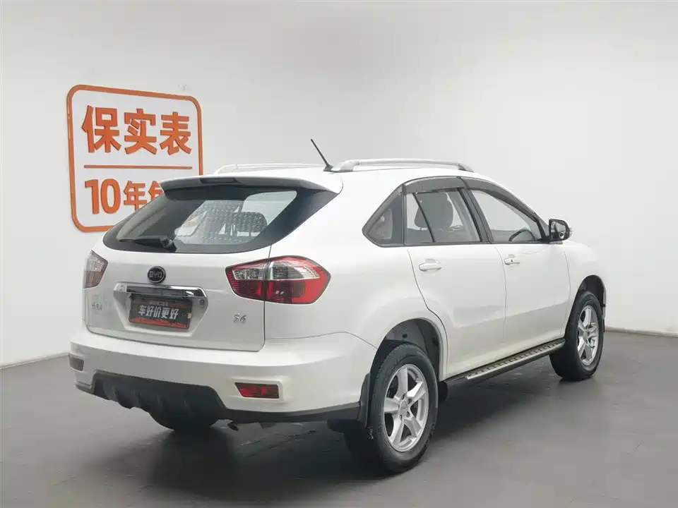 BYD S6