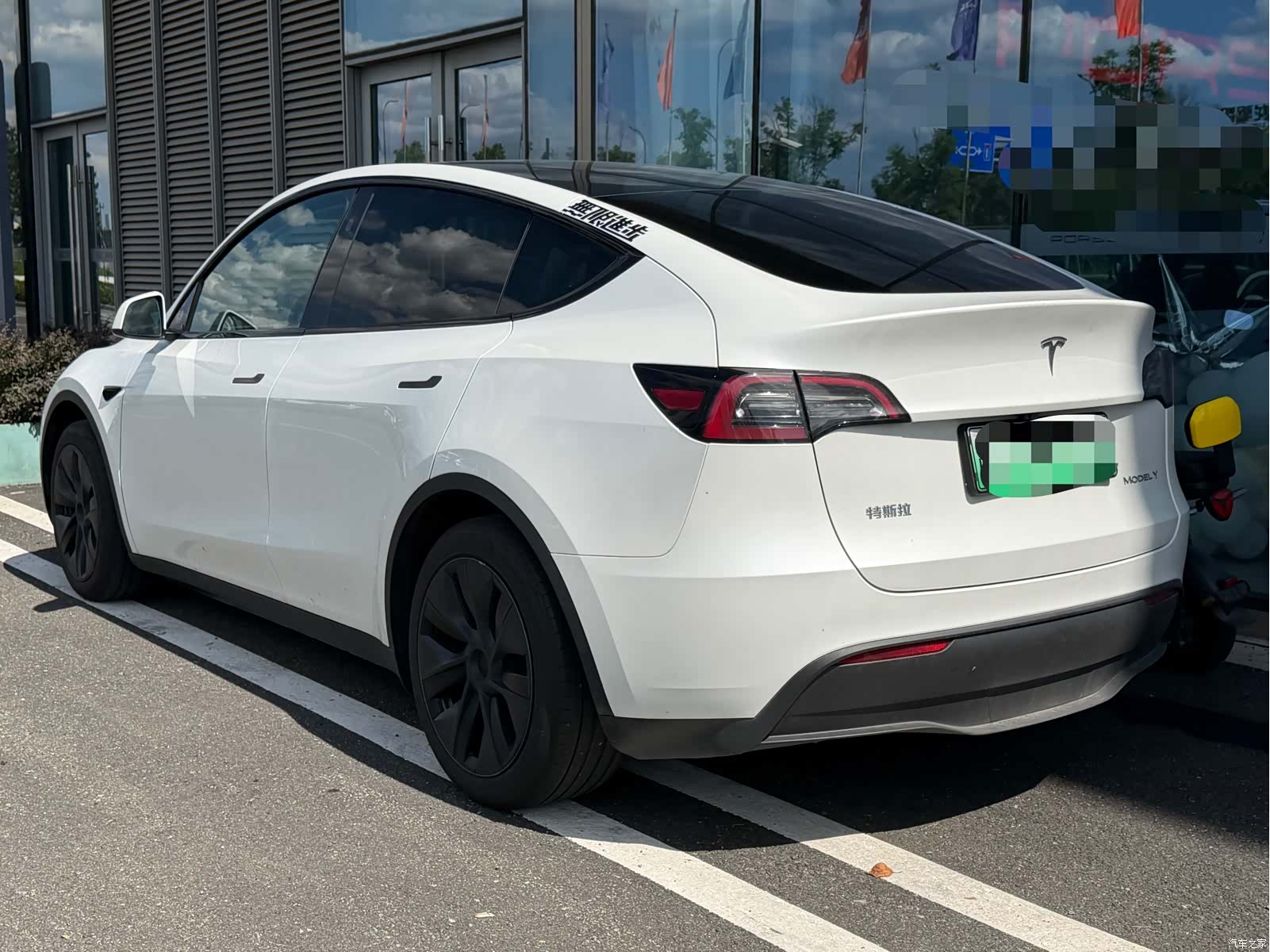 Tesla Model Y, 2024 7