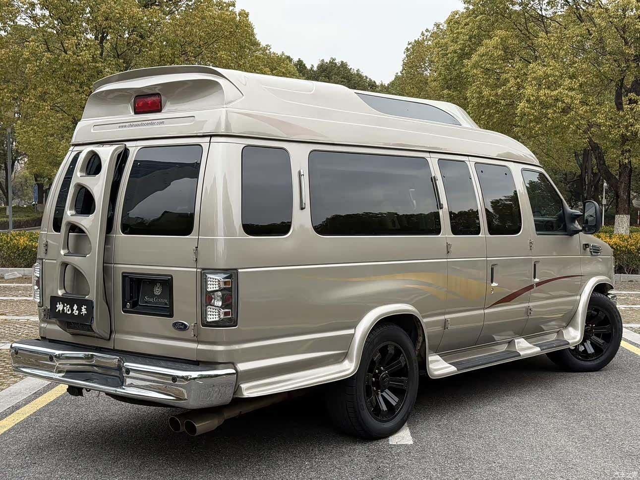 Ford E350, 2012 19