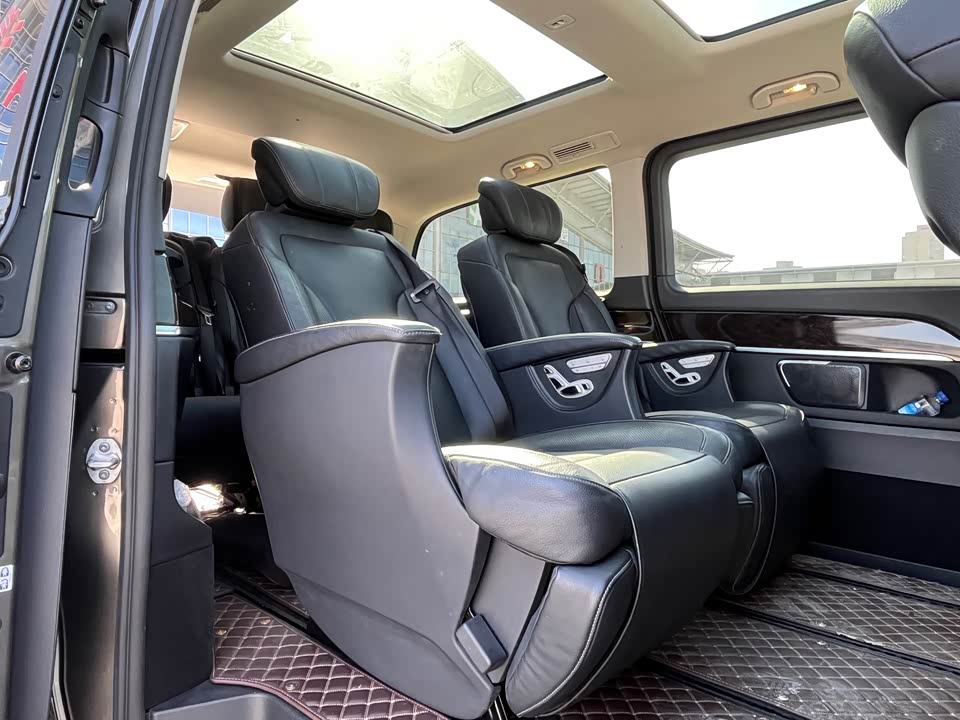 Mercedes-Benz V-class