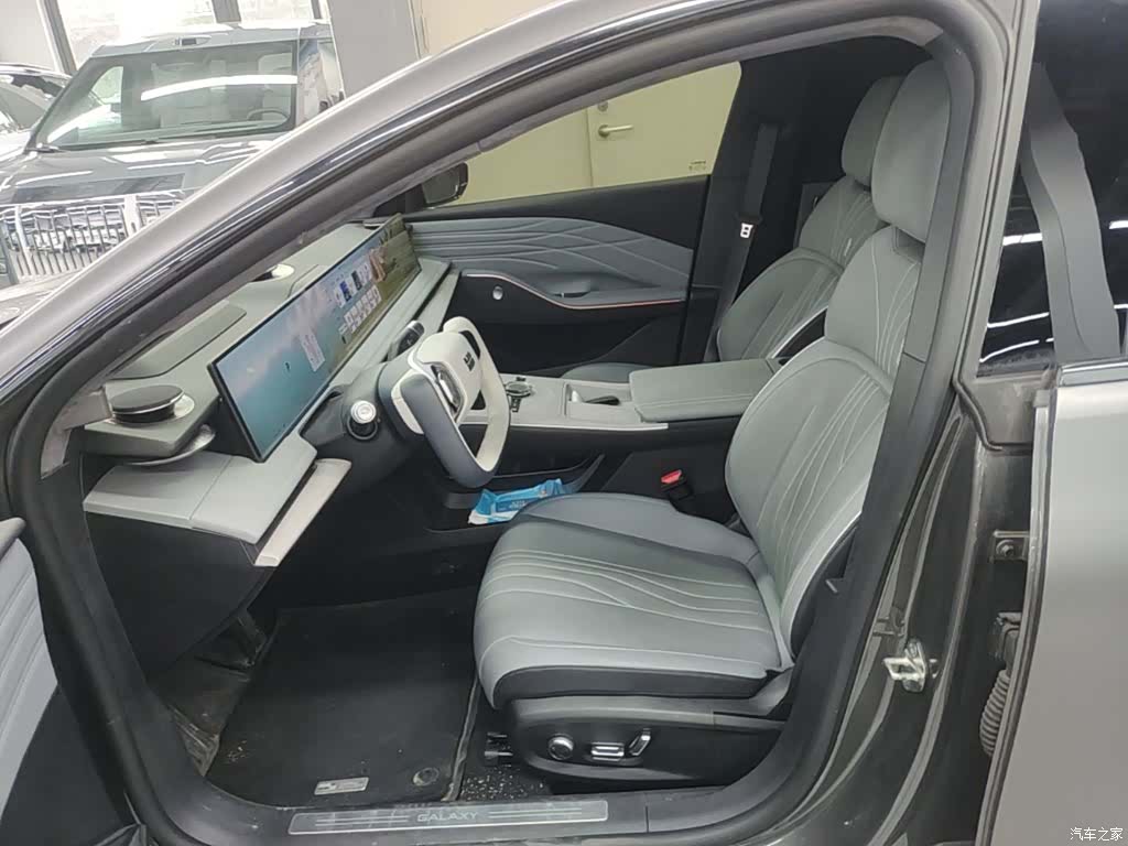 Geely E8, 2024 11