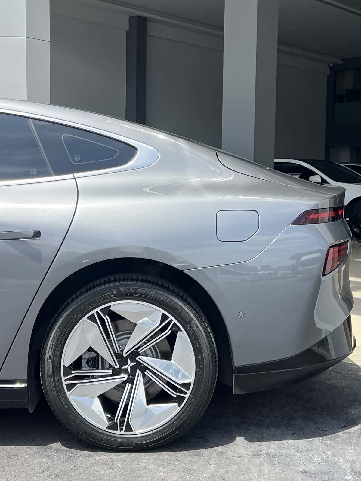 Xpeng P7, 2021 8