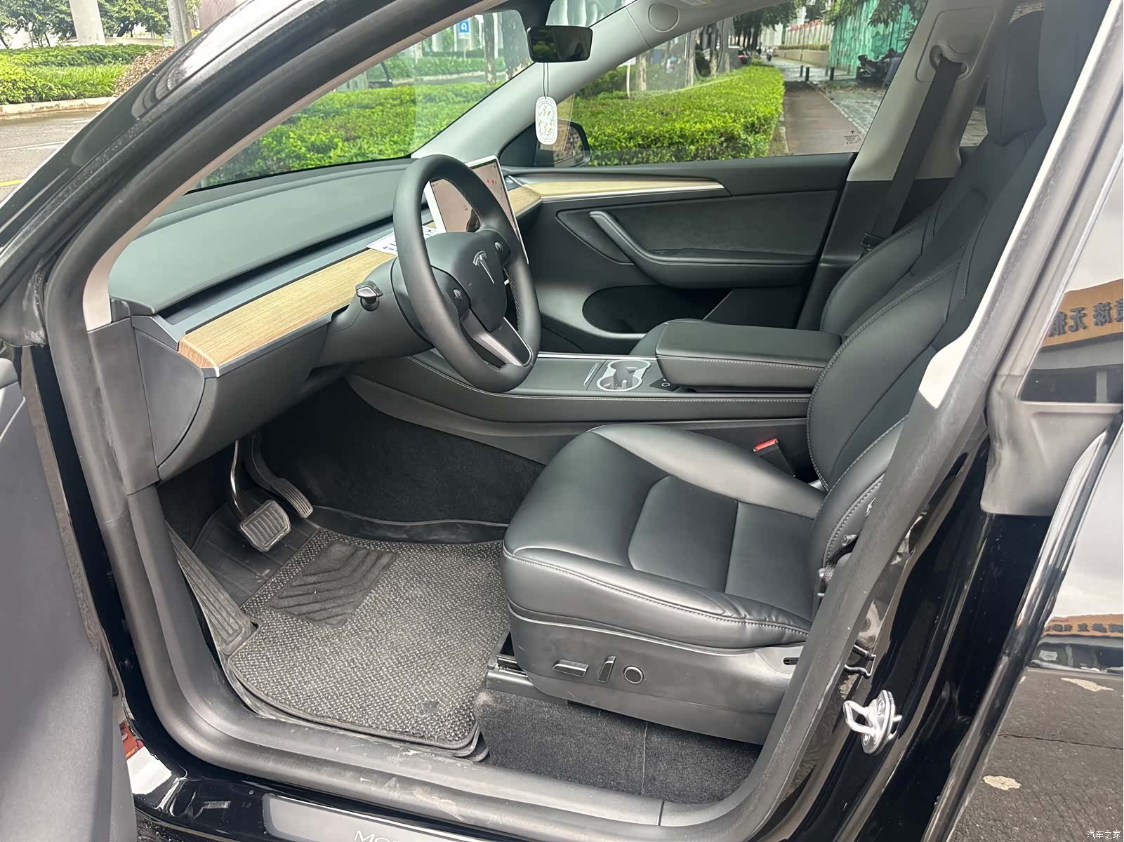 Tesla Model Y, 2023 8