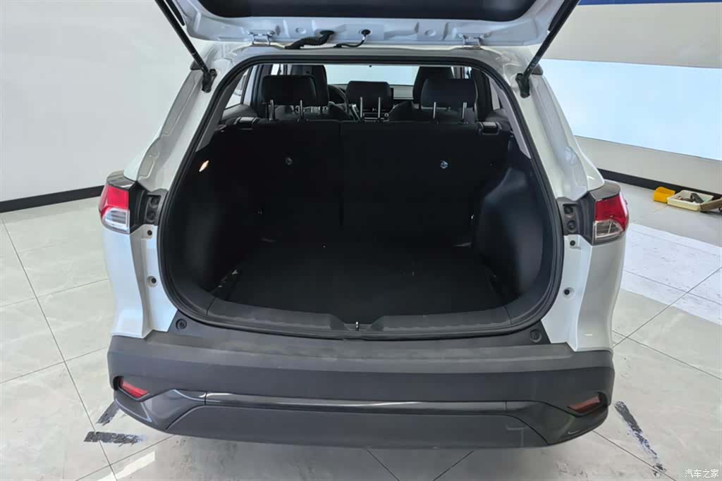 Toyota Frontlander, 2024 4