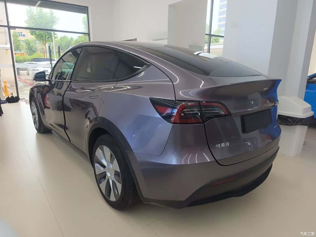 Tesla Model Y, 2022 все фото