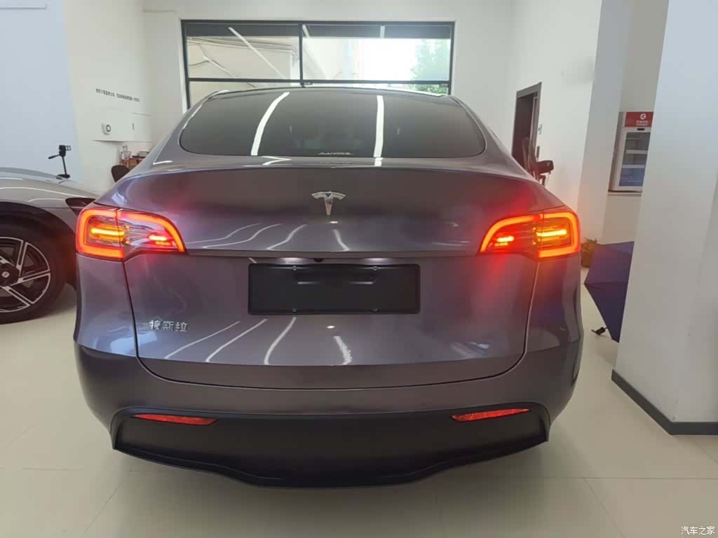 Tesla Model Y, 2022 6