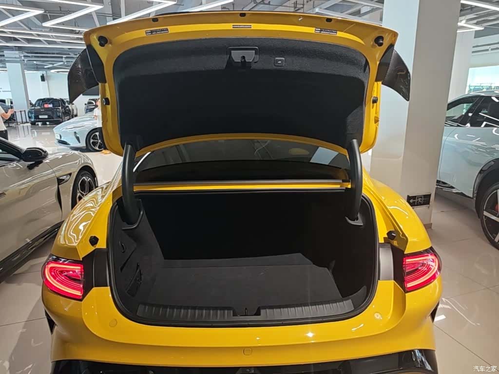 Xiaomi SU7, 2025 19