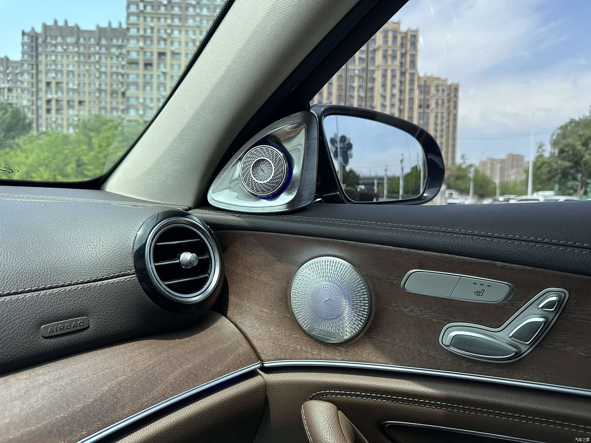 Mercedes-Benz E-Class, 2023 14