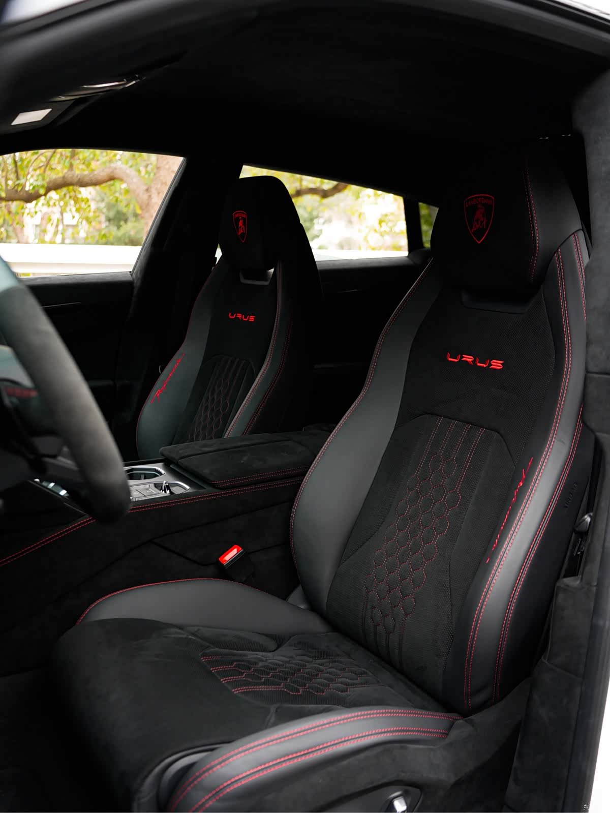 Lamborghini Urus, 2023 17