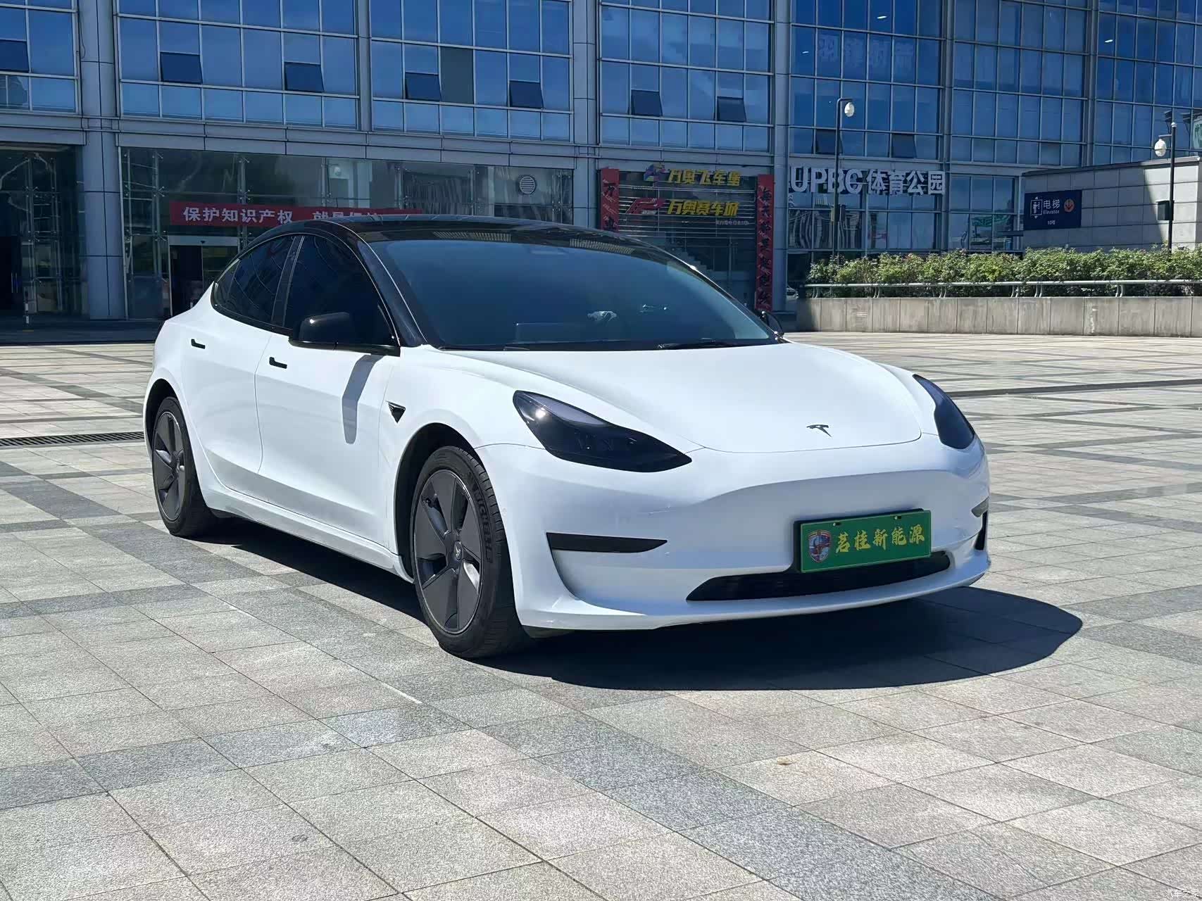 Tesla Model 3, 2022 3