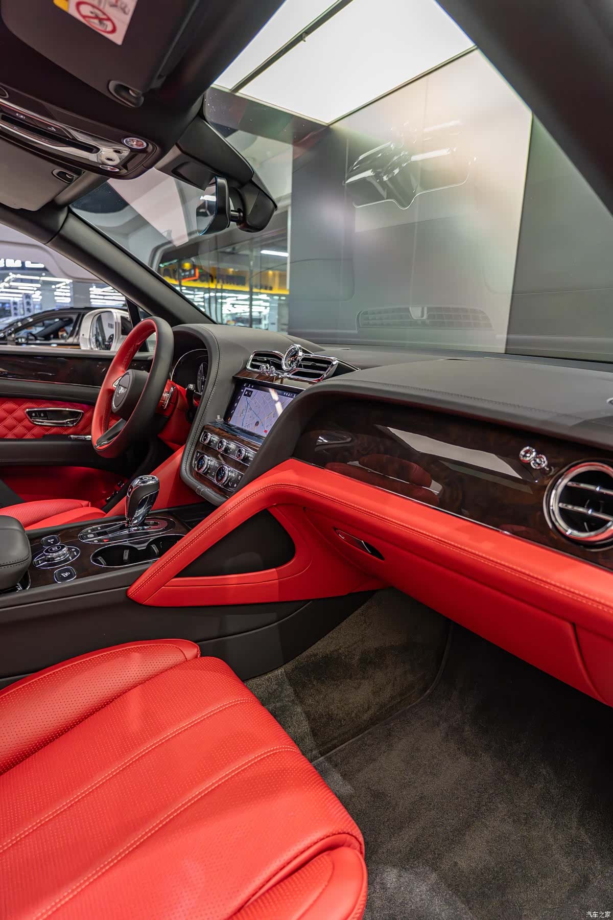 Bentley Bentayga, 2021 15