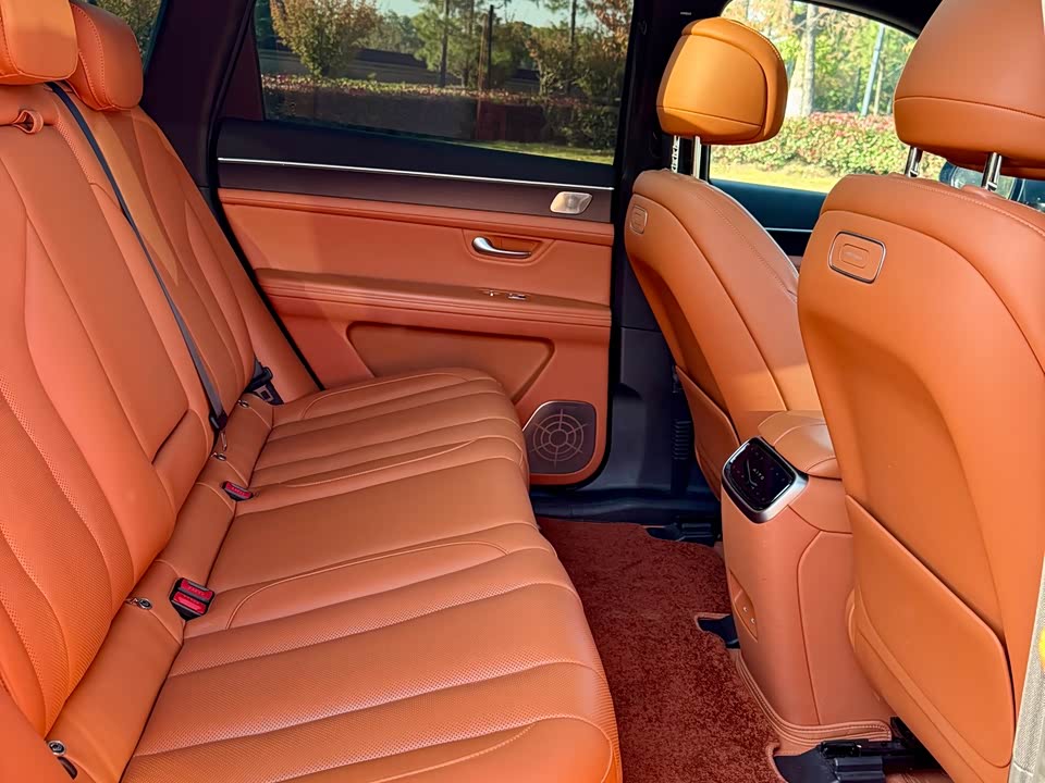 AITO Ask the world M7