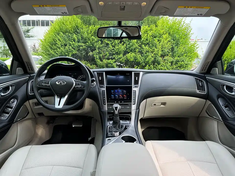 Infiniti Q50L